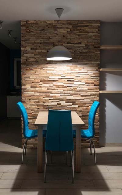 Reclaimed wood wall in dining room 