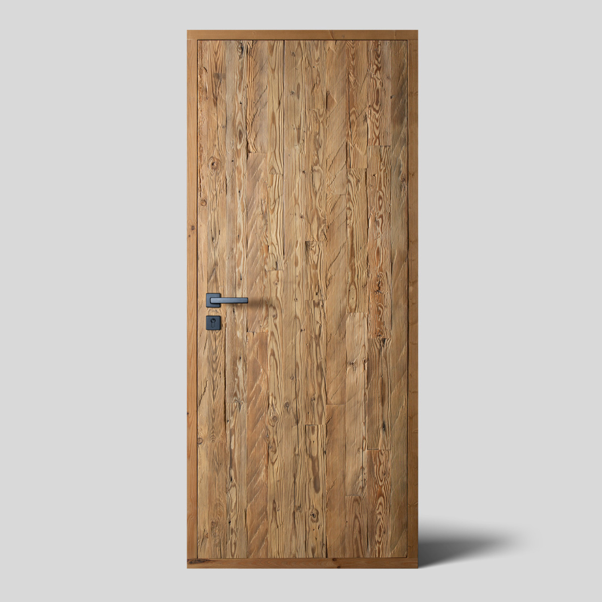 Porte en bois équarri à la main – Vertical
