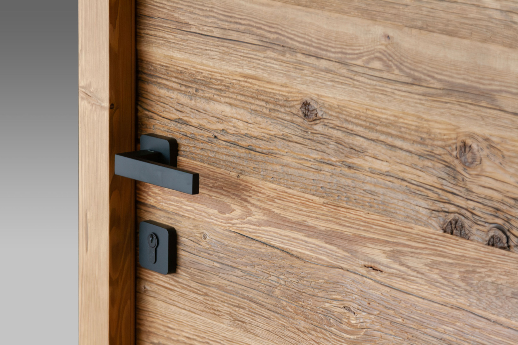 Weathered wood door - Horizontal
